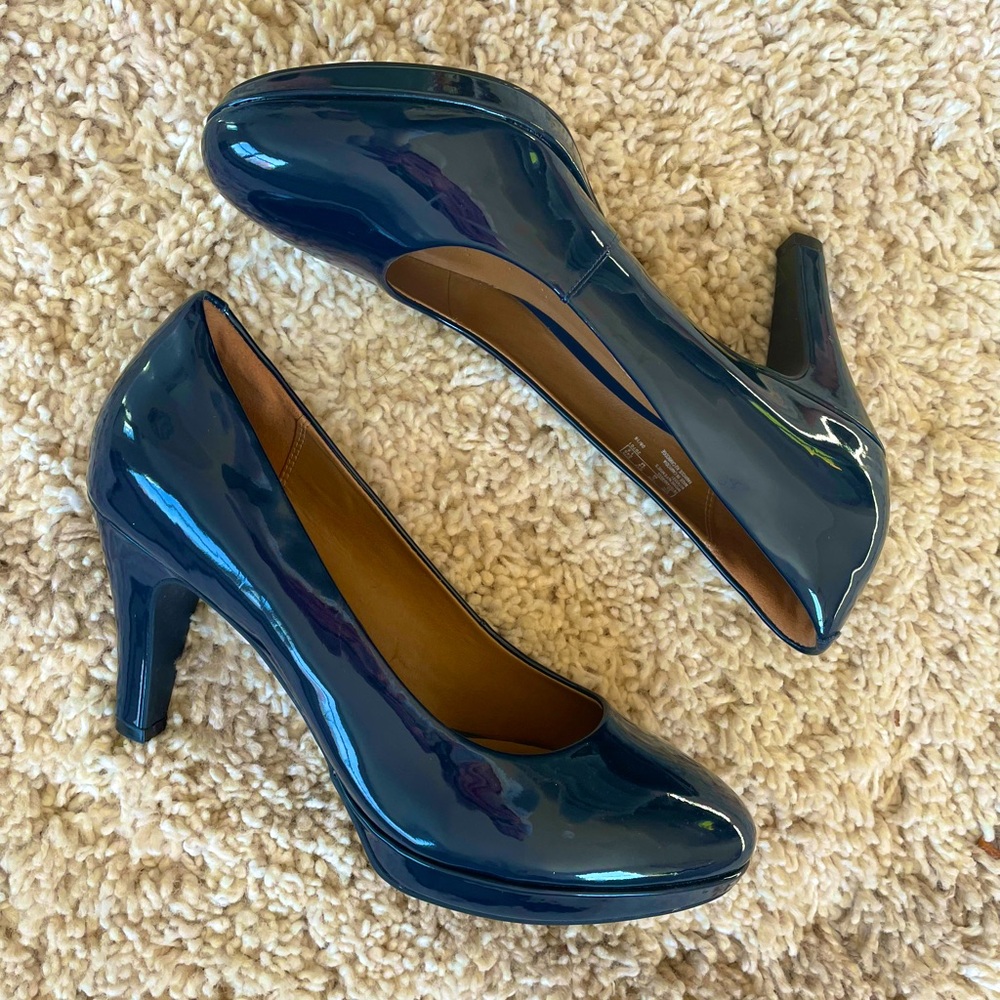 Clarks Navy Patent Soft Cushion Heels